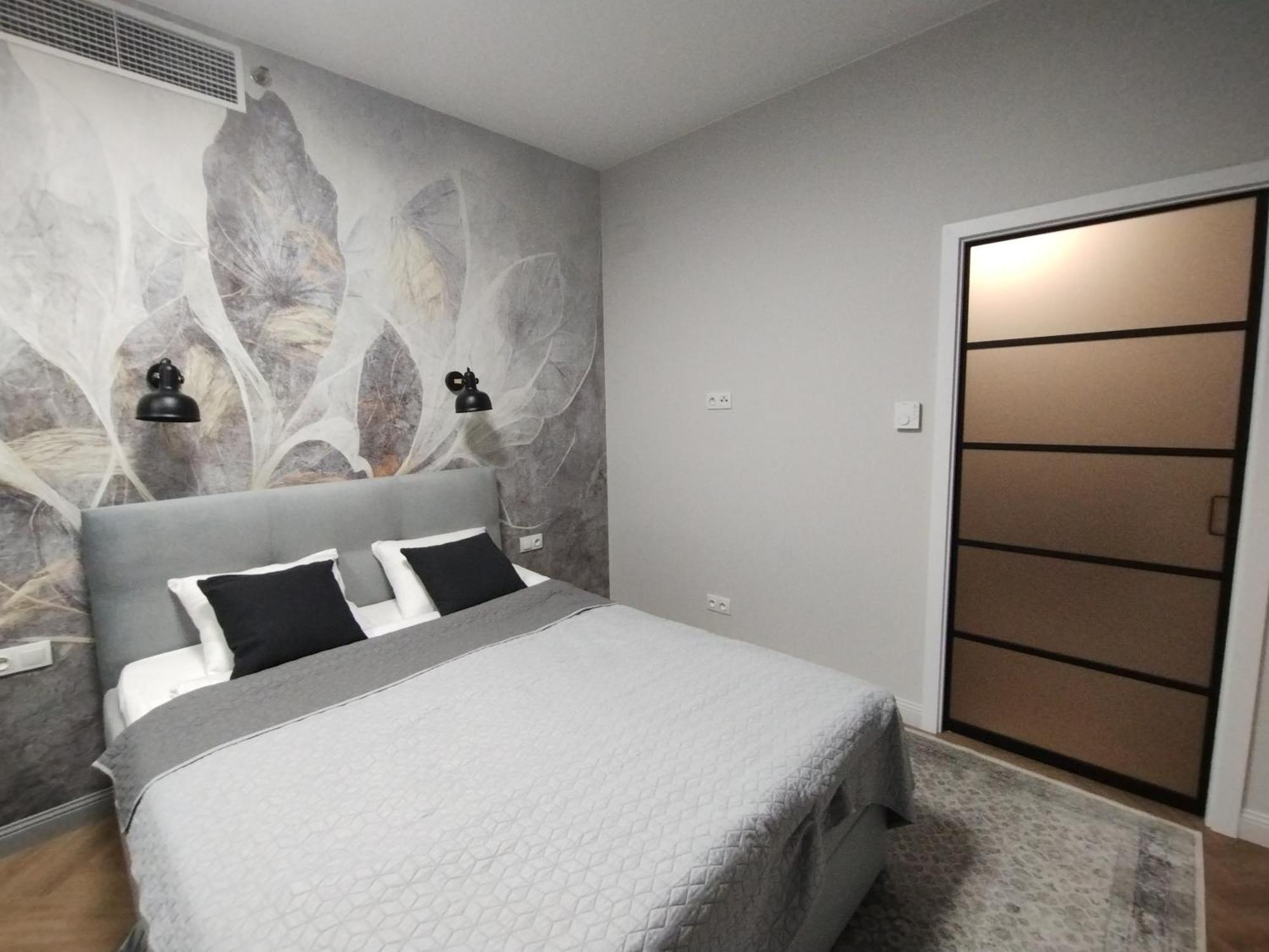 Wola Tower Deluxe Separate Bedroom With Free Garage - By Perfect Apart وارسو المظهر الخارجي الصورة