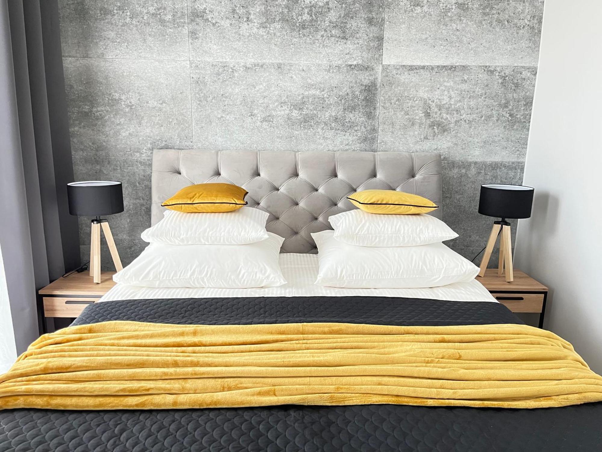 Wola Tower Deluxe Separate Bedroom With Free Garage - By Perfect Apart وارسو المظهر الخارجي الصورة