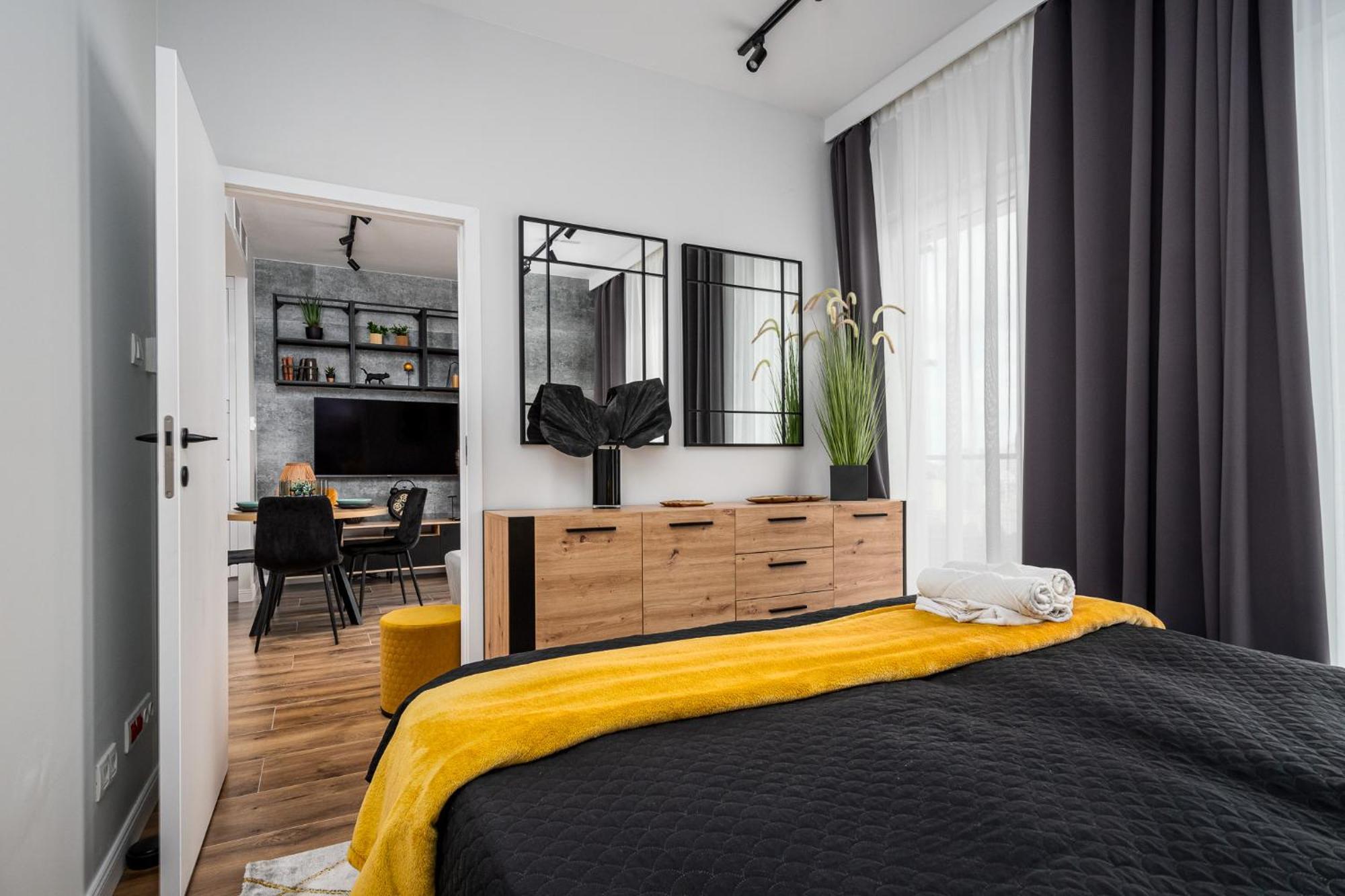 Wola Tower Deluxe Separate Bedroom With Free Garage - By Perfect Apart وارسو المظهر الخارجي الصورة