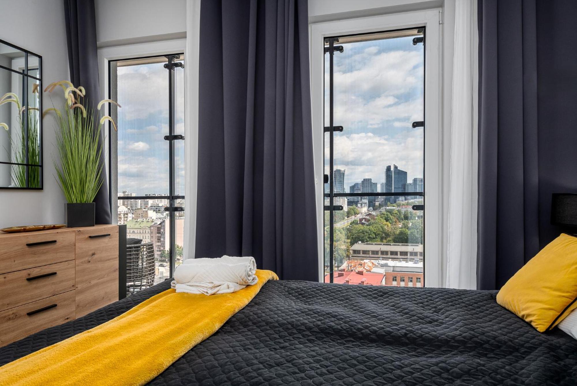 Wola Tower Deluxe Separate Bedroom With Free Garage - By Perfect Apart وارسو المظهر الخارجي الصورة