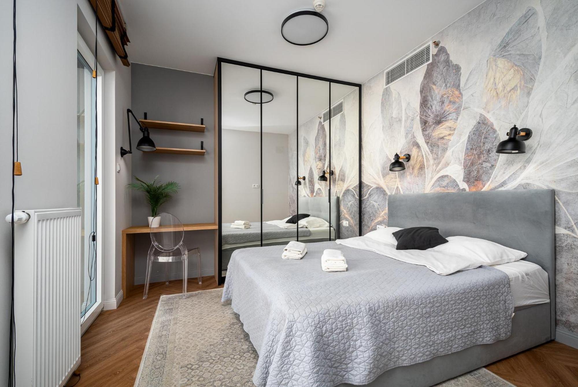 Wola Tower Deluxe Separate Bedroom With Free Garage - By Perfect Apart وارسو المظهر الخارجي الصورة