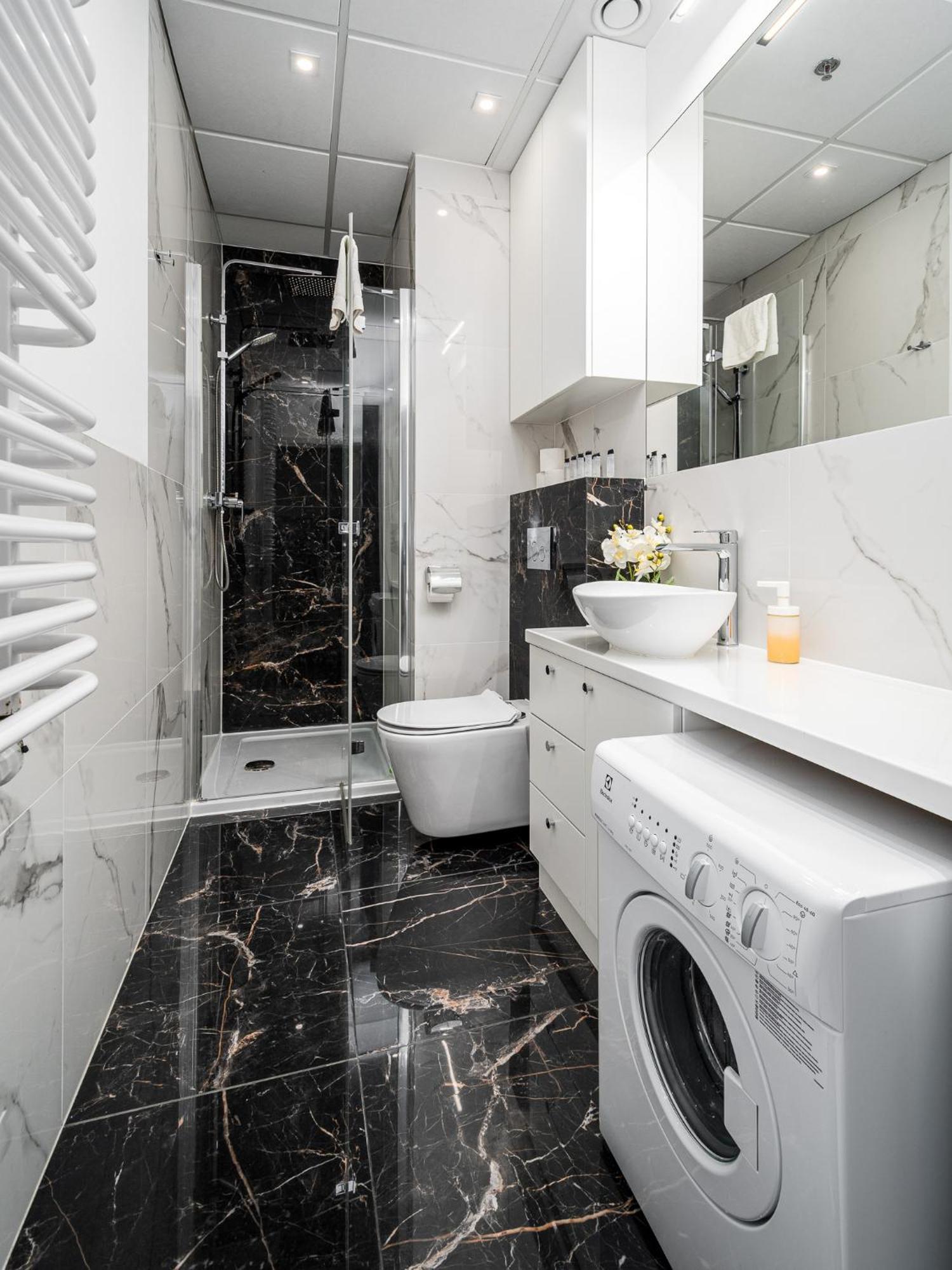 Wola Tower Deluxe Separate Bedroom With Free Garage - By Perfect Apart وارسو المظهر الخارجي الصورة